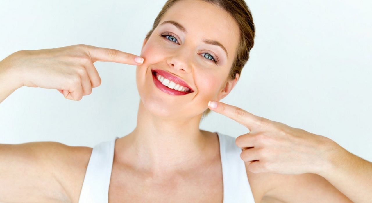 Codzienna pielęgnacja dziąseł. Przed jakimi chorobami może nas uchronić?