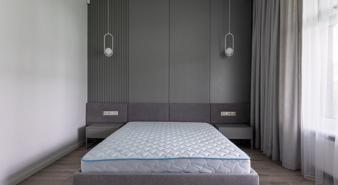 Nowoczesne materace przeciwodleżynowe. Czym są i do czego służą?