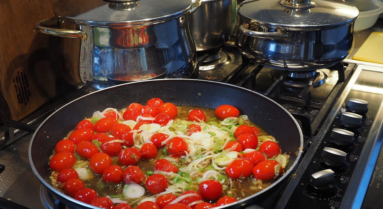 Garnki nierdzewne – czym kierować się przy ich wyborze?