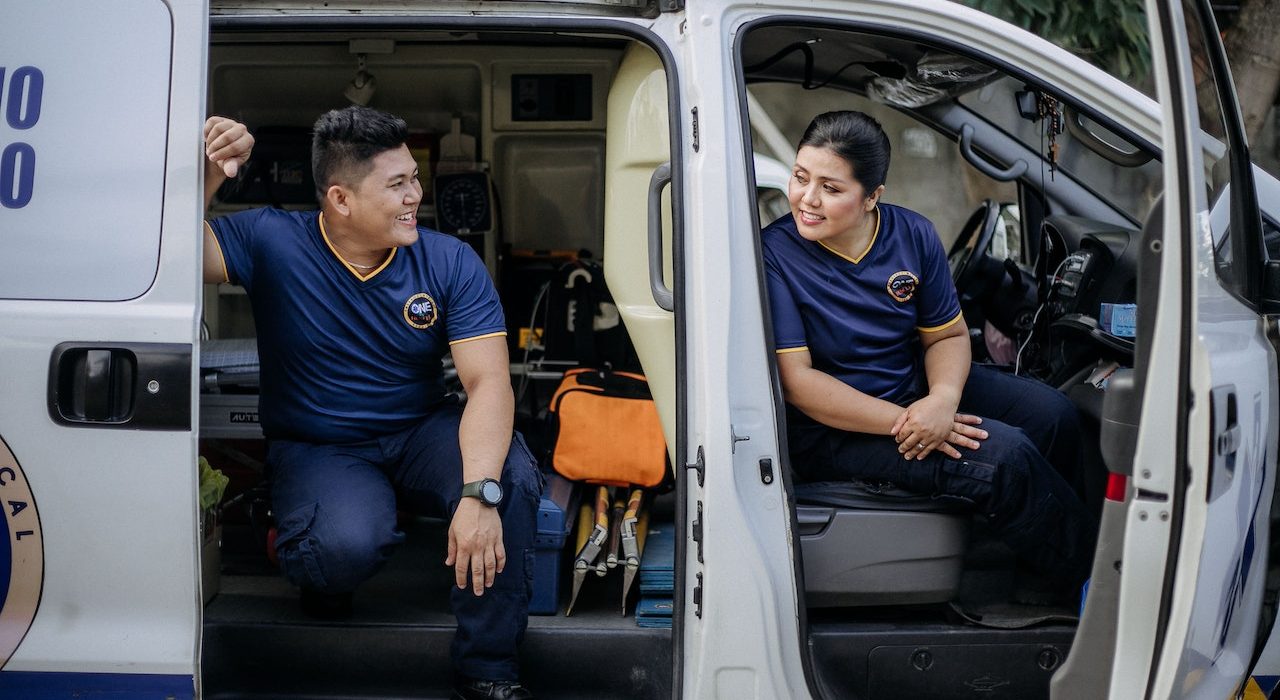 Na jakiej zasadzie działa radiotelefon?