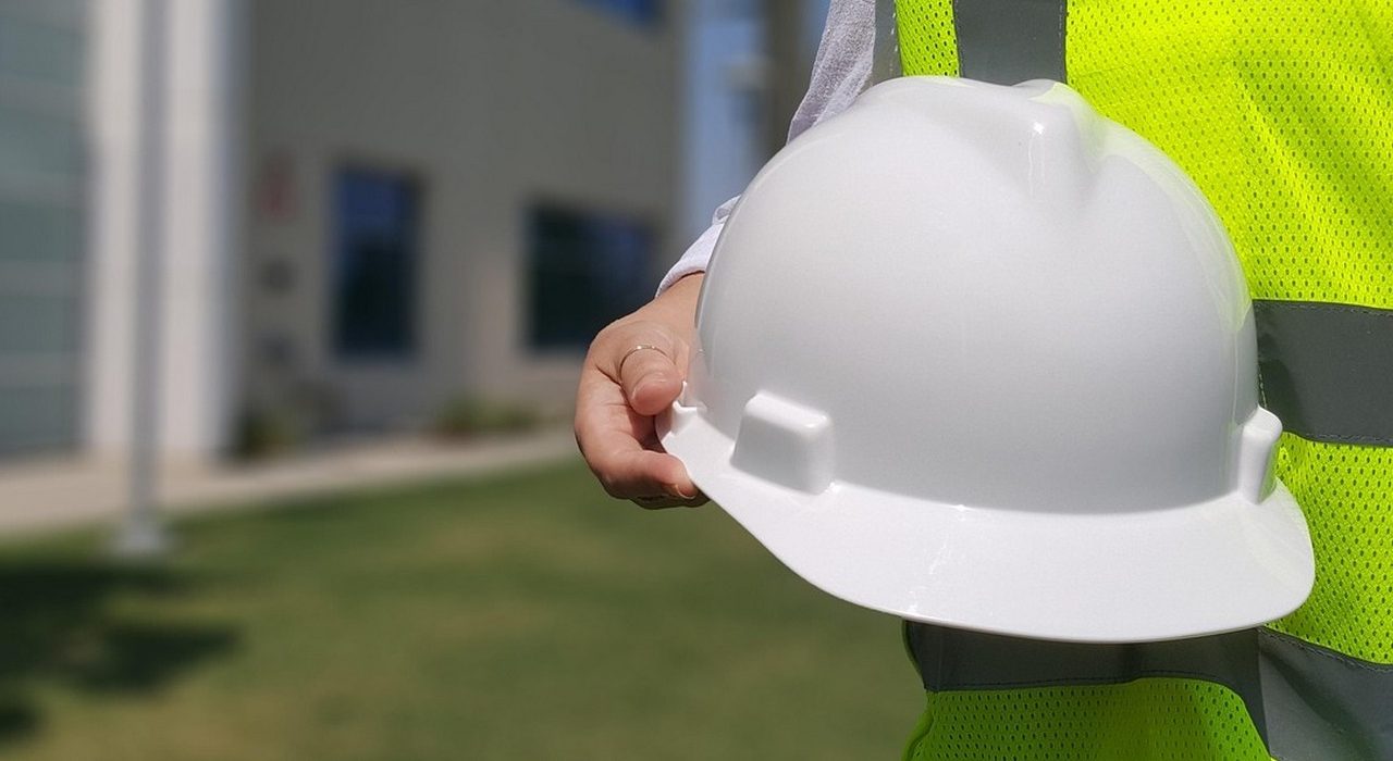 O czym należy pamiętać przed rozpoczęciem remontu konstrukcji stalowych?