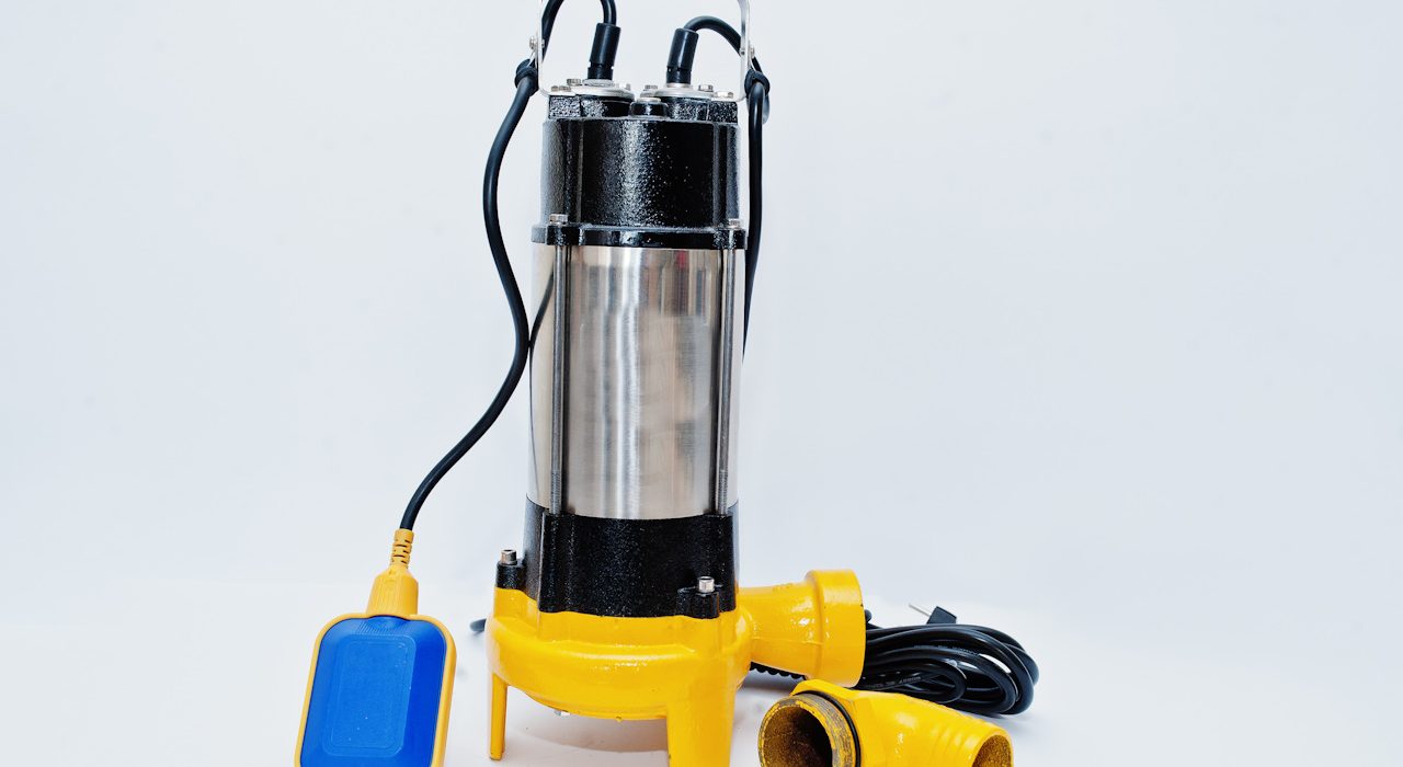 Do czego stosuje się pompy zanurzeniowe do ścieków?