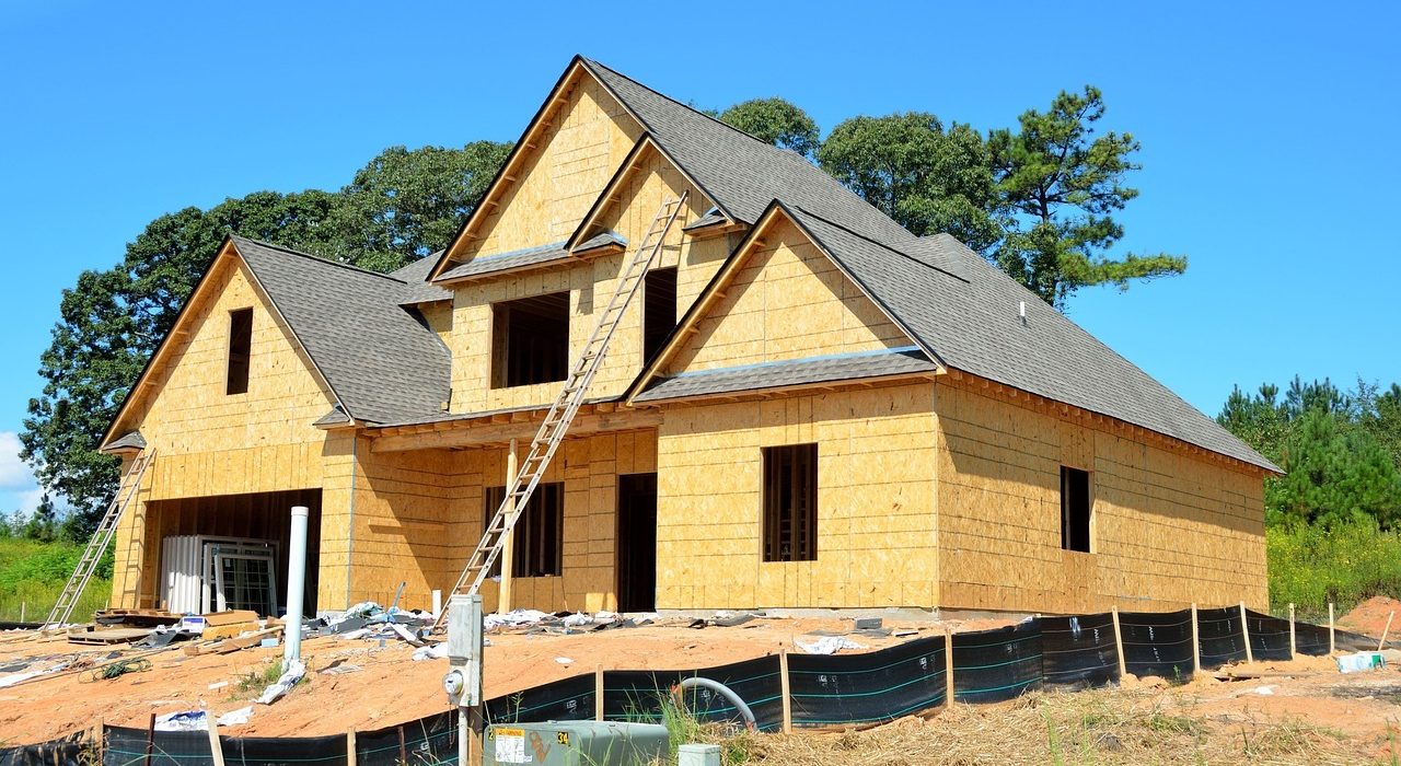 Budowa domów jednorodzinnych – jak wybrać odpowiednią firmę?