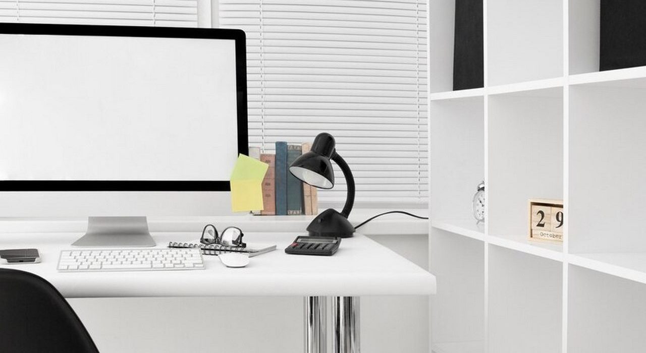 Meble na wymiar do biura – jak zaplanować ergonomiczną przestrzeń pracy?